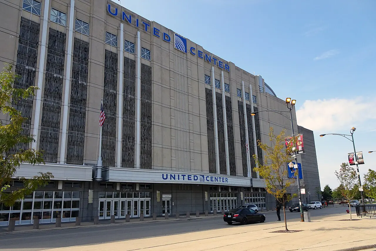 Walmart Heir Lukas Walton Buys Into Chicago Bulls in Major Sports Deal