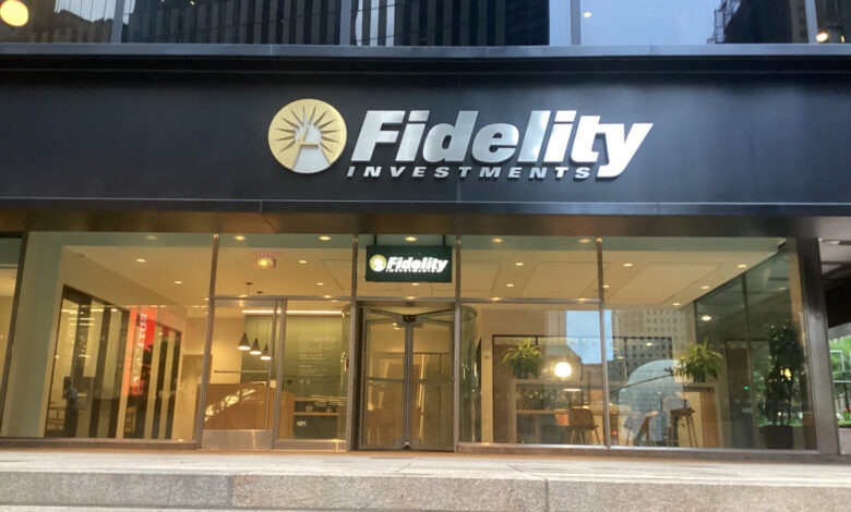 Fidelity's ETF Surge: $850M ESG Debut Meets Bitcoin Inflow Rebound