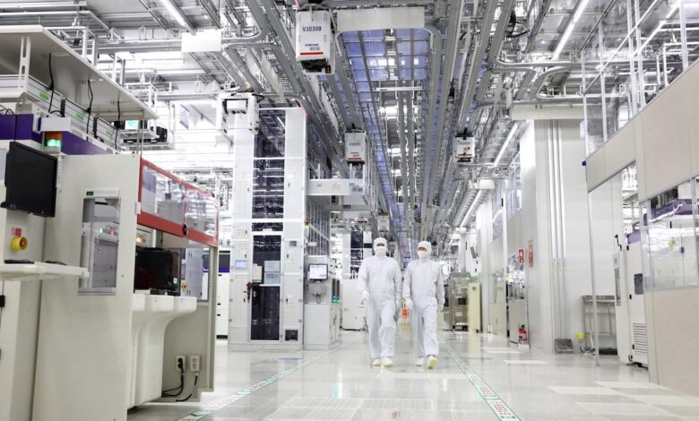 SK Hynix Plunges 14.5% as AI Chip Selloff Rattles Semiconductor Markets