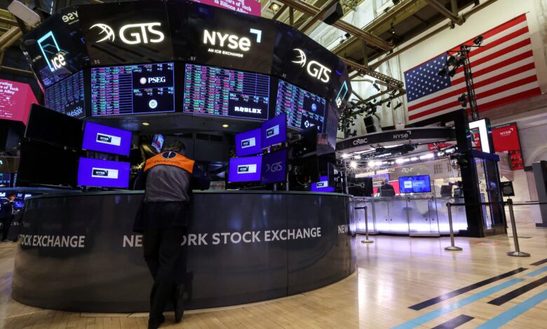 S&P 500 Futures Slip as Iran Strikes and Fed Minutes Rattle Markets